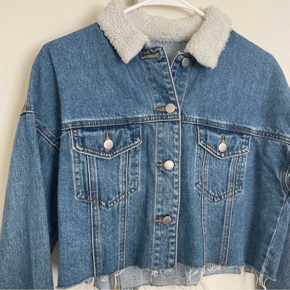 Forever 21 denim cropped raw hem jacket